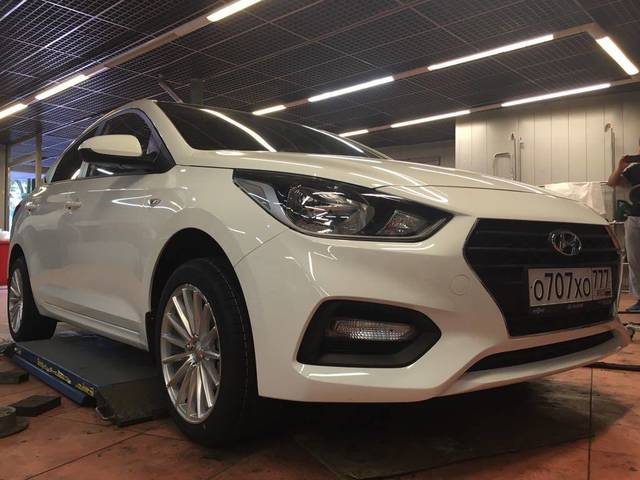 картинка Новые диски Vossen VFS2 Replica R17 4X100 ET30 J8 серебро магазин  StreetTuning 