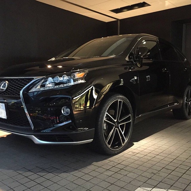 картинка Новые диски Koko Kuture Massa-5 R20 J8,5 ET38 5x114,3 черный мат + серебро магазин  StreetTuning 