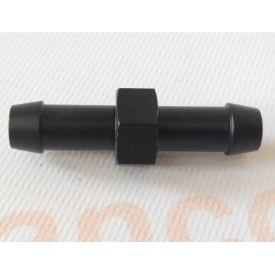 картинка Переходник, адаптер, соединитель для шлангов 10 мм - 8 мм магазин  StreetTuning 