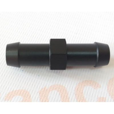 картинка Переходник, адаптер, соединитель для шлангов 12 мм - 12 мм магазин  StreetTuning 