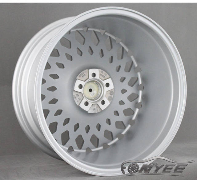 картинка Новые диски Stuttgart STX R18 5X100 ET35 J8,5, серые магазин  StreetTuning 