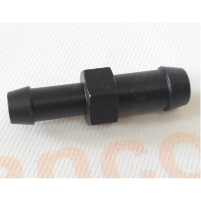 картинка Переходник, адаптер, соединитель для шлангов 12 мм - 10 мм магазин  StreetTuning 