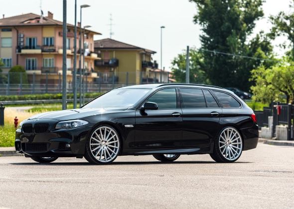 картинка Новые диски Vossen VFS2 Replica R18 5X120 ET35 J9,5 серебро магазин  StreetTuning 