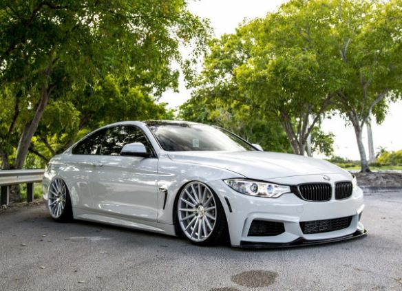 картинка Новые диски Vossen VFS2 Replica R18 5X120 ET35 J8,5 серебро магазин  StreetTuning 