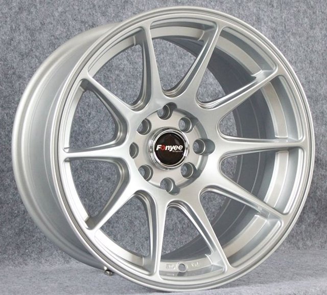 картинка Новые диски XXR 527 R17 5x100/114,3 ET30 J8,25, серебряные магазин  StreetTuning 