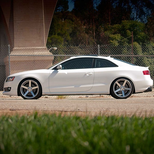 картинка Новые диски Vossen CV3 Replica R18 5X114,3 ET33 J8,5 серебро магазин  StreetTuning 