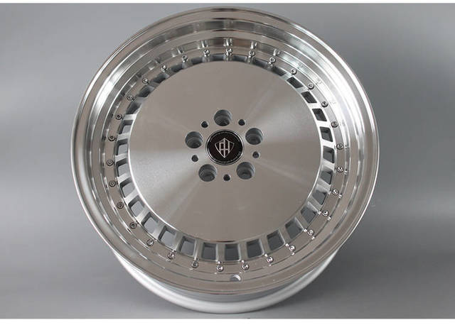 картинка Новые диски Stuttgart ST4 R17 5X114,3 ET35 J7,5, серебряные магазин  StreetTuning 