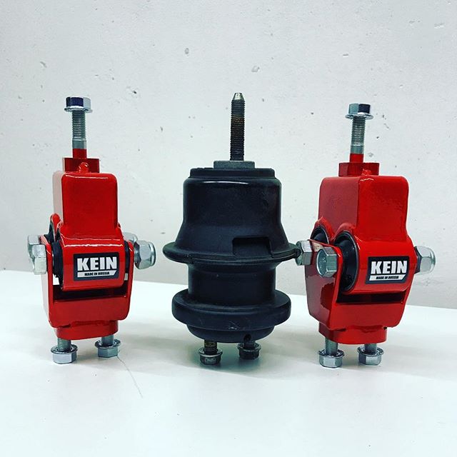 картинка Комплект опор двигателя Subaru Legacy, Outback BM,BR 09-14 г магазин  StreetTuning 