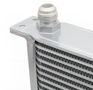 картинка Масляный радиатор 30 рядов, под фитинг AN10, серый 330x260x51 мм мм магазин  StreetTuning 