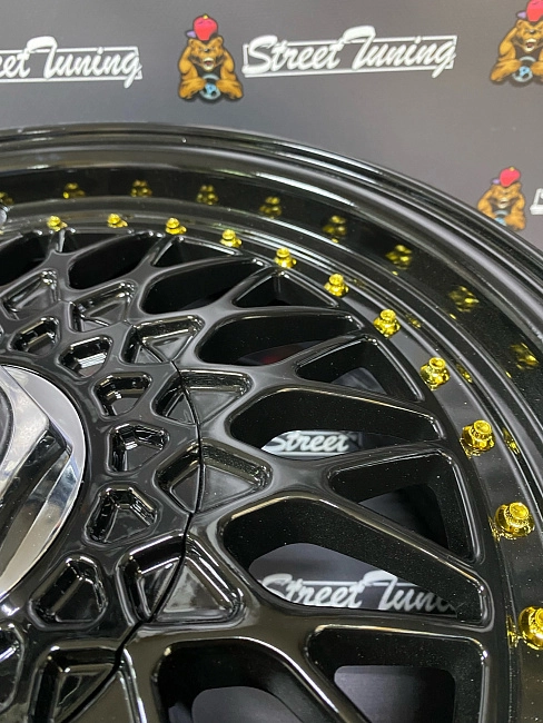 картинка Новые диски BBS RS R16 J6.5 ET30 4x100/114,3 Black Gloss магазин  StreetTuning 