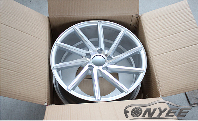 картинка Новые диски Vossen CVT-R Replica R17 5X112 ET42 J7,5 серебро магазин  StreetTuning 