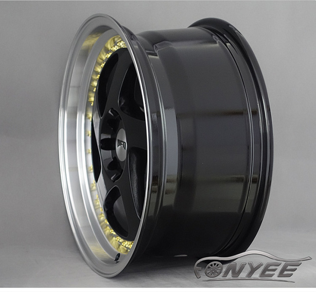 картинка Новые диски Rotiform TMB Flat R17 4х100/114,3 ET30 J8 черный глянец + золотистые болтики магазин  StreetTuning 