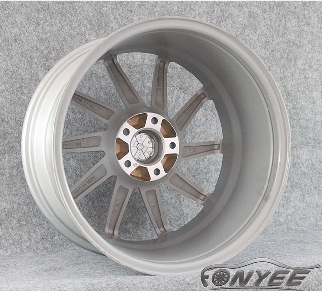 картинка Новые диски Vossen CVT-R Replica R18 5X114,3 ET35 J9,5 серебро магазин  StreetTuning 