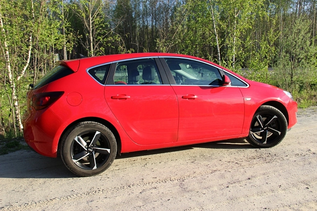 картинка Новые диски Fondmetal 7900 R19 5x112 ET35 J8,5 черные + серебро магазин  StreetTuning 