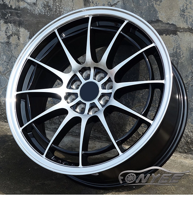 картинка Новые диски Enkei NT03-M R17 4x100-4x114,3 ET35 J7,5 черный + серебро магазин  StreetTuning 