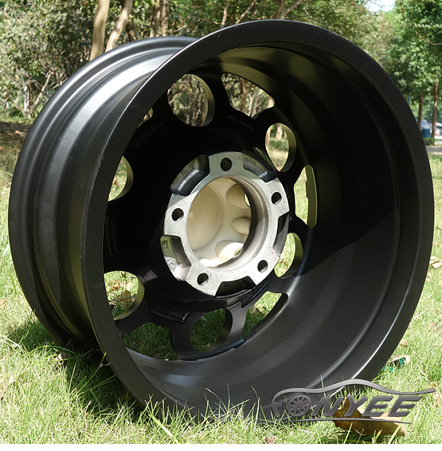 картинка Новые диски Black Rhino Magnus R16 6X139,7 ET10 J8 черный мат + серебро магазин  StreetTuning 