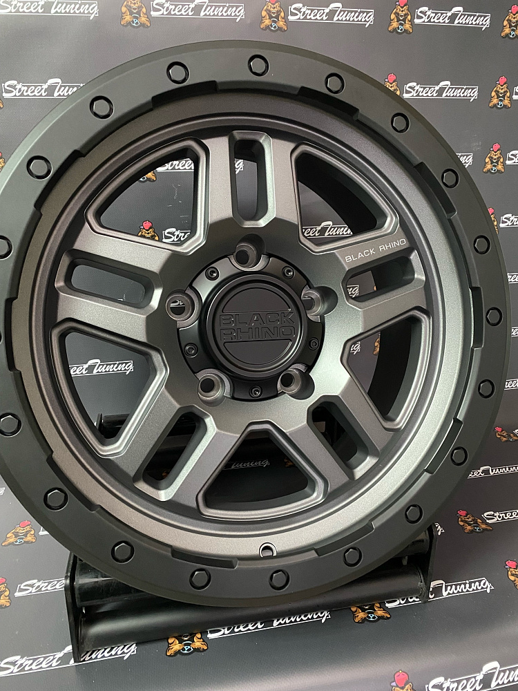 картинка Новые диски Black Rhino Barstow R18 J9 ET18 5x150 Gray + black от магазина  StreetTuning
