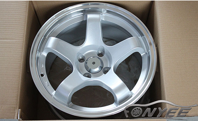 картинка Новые диски Bee*R B5 R15 4x100 ET10 J8 серебро магазин  StreetTuning 