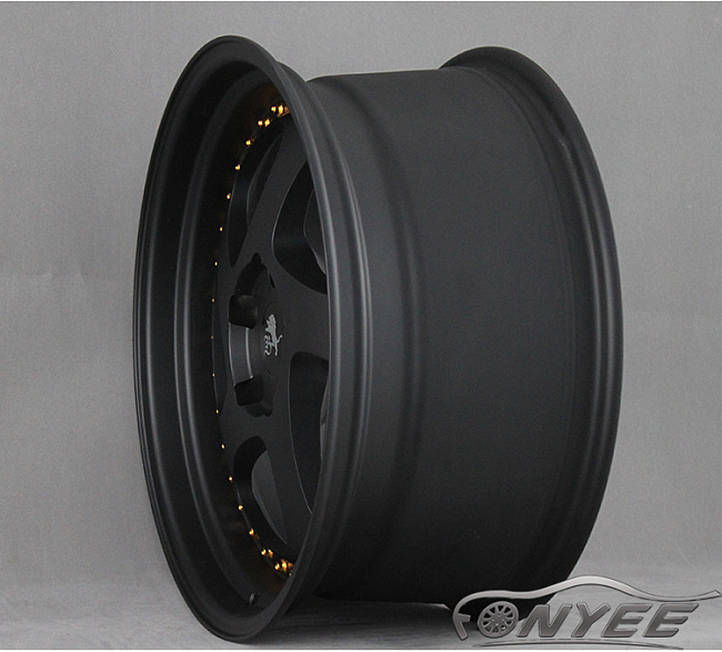 картинка Новые диски Rotiform TMB Flat R18 5х114,3 ET30 J8,5 черный мат + золотистые болтики магазин  StreetTuning 