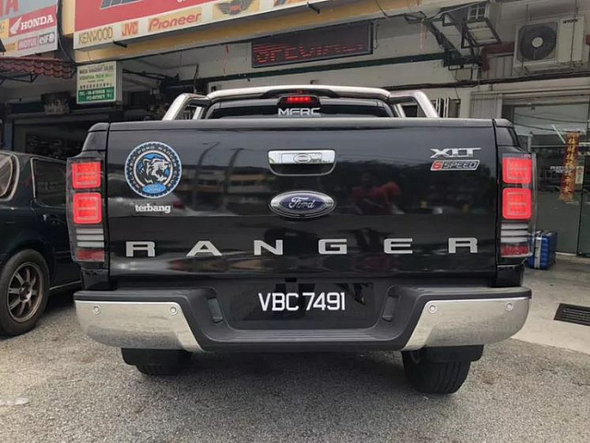 картинка Задние светодиодные фары для Ford Ranger магазин  StreetTuning 
