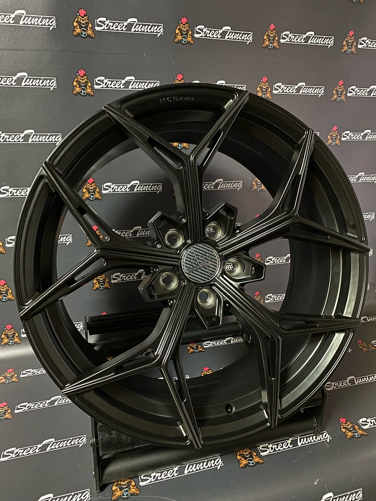 картинка Новые диски VAGE VF-X01 R18 J8 ET35 5X108 Black от магазина  StreetTuning