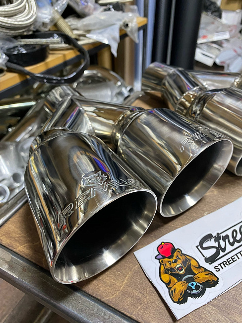 картинка Насадки на глушитель Remus двойные комплект- 2 шт 63 х 89 мм магазин  StreetTuning 