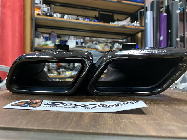 картинка Насадки на глушитель AMG style для Mercedes C63 / GLE63 / GLS63 / SL63 магазин  StreetTuning 