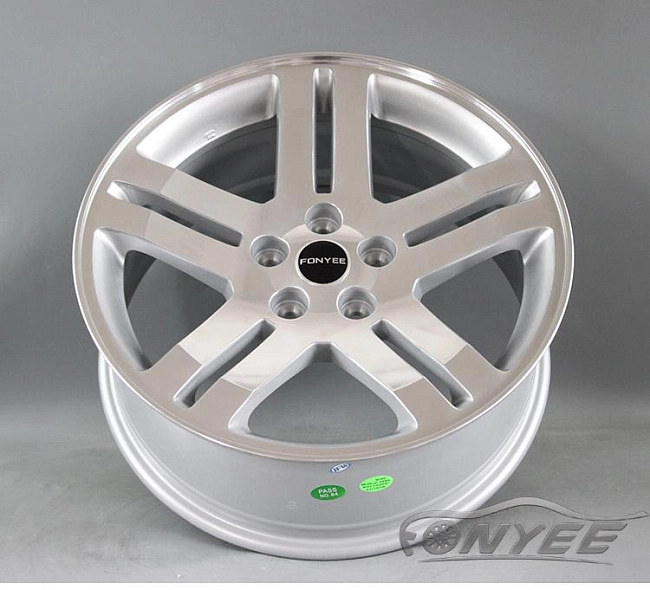 картинка Новые диски 300C R18 5X115 ET24 J7,5 серебро магазин  StreetTuning 