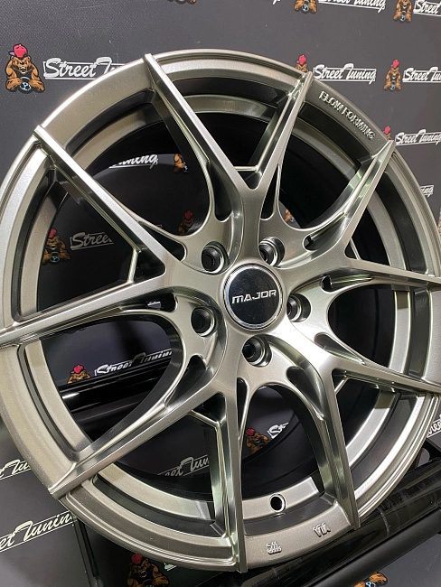 картинка Новые диски BBS R16 J7 ET40 5X100 HyperBlack магазин  StreetTuning 