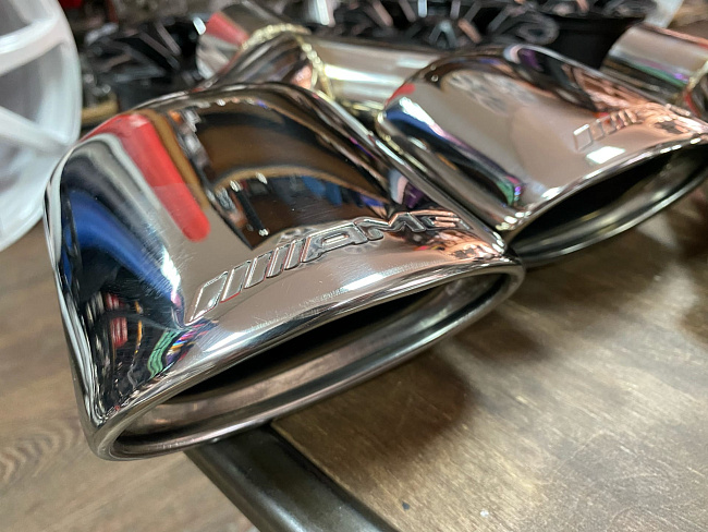 картинка Насадки на глушитель AMG для Mercedes стиль C63 C-Class W204 AMG магазин  StreetTuning 