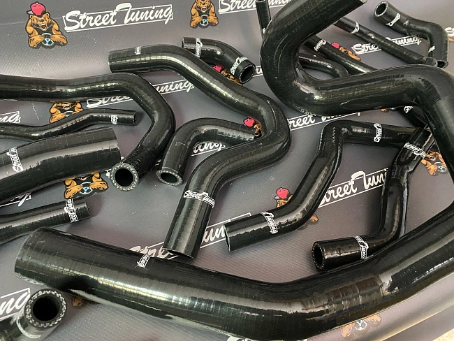 картинка Патрубки системы охлаждения StreetTuning Toyota Supra 7M-GT/7MGTE - 21 шт магазин  StreetTuning 