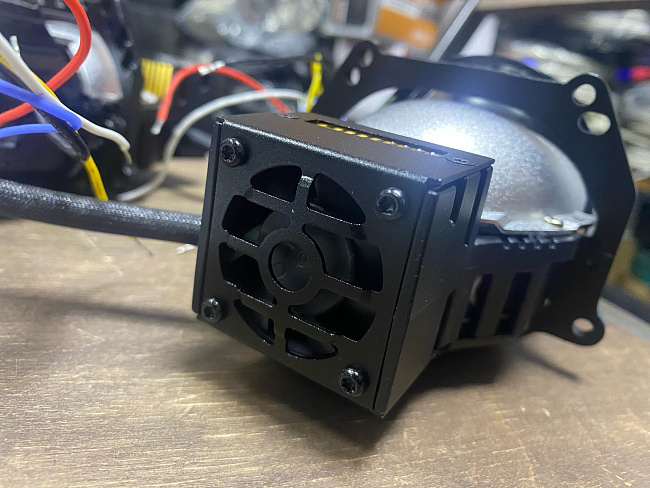 картинка Светодиодные линзы Sanvi L60 Laser, 3 дюйма 5500k магазин  StreetTuning 