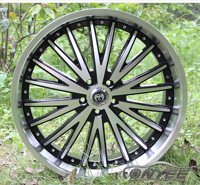 картинка Новые диски Sovrano S12 R22 5X114,3 ET40 J9 черный + серебро магазин  StreetTuning 