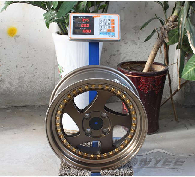 картинка Новые диски Rotiform TMB Flat R15 4х100 ET30 J7 бронза + золотистые болтики магазин  StreetTuning 