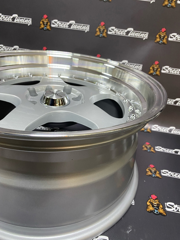 картинка Новые диски Rotiform R16 J8 ET25 4x100/114,3 серебро от магазина  StreetTuning