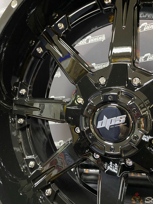 картинка Новые диски DPS R20 J9 ET(-12) 6x139.7/135 Black Gloss магазин  StreetTuning 