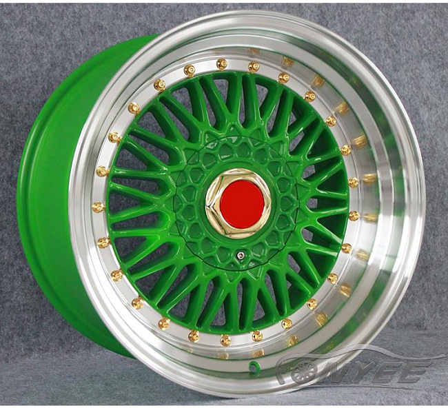 картинка Новые диски BBS RS R17 4X100/4X114,3 ET28 J8,5 зеленый глянец + золотистые болтики магазин  StreetTuning 