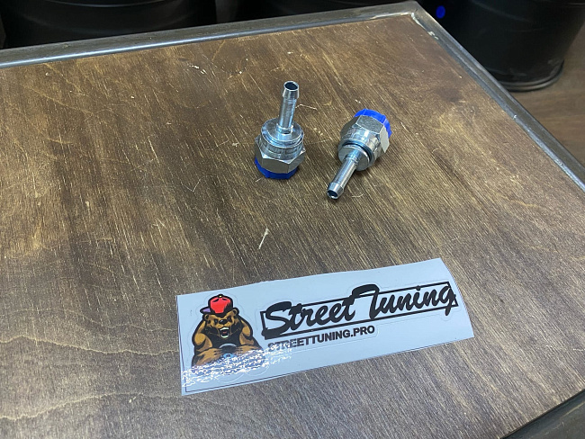 картинка Фитинг AN10(мама)-8мм (0град) Extra увелич. проходимости магазин  StreetTuning 