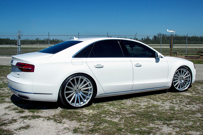 картинка Новые диски Vossen VFS2 Replica R18 5X112 ET42 J9,5 серебро магазин  StreetTuning 