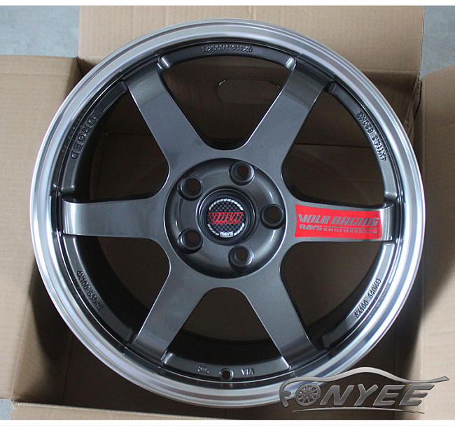картинка Новые диски Rays TE37 R17 5X114,3 ET38 J7,5 серые глянцевые + полированная полка магазин  StreetTuning 