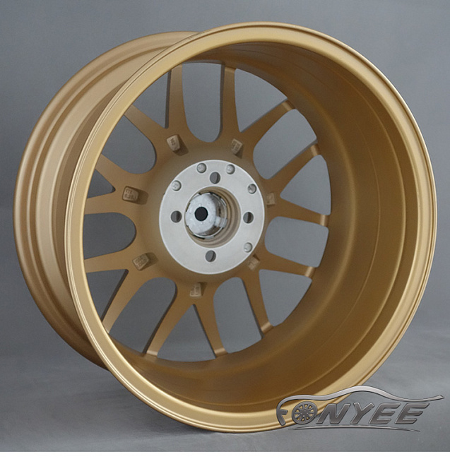 картинка Новые диски XXR 530 R17 4X100 ET35 J8,25, золотые магазин  StreetTuning 