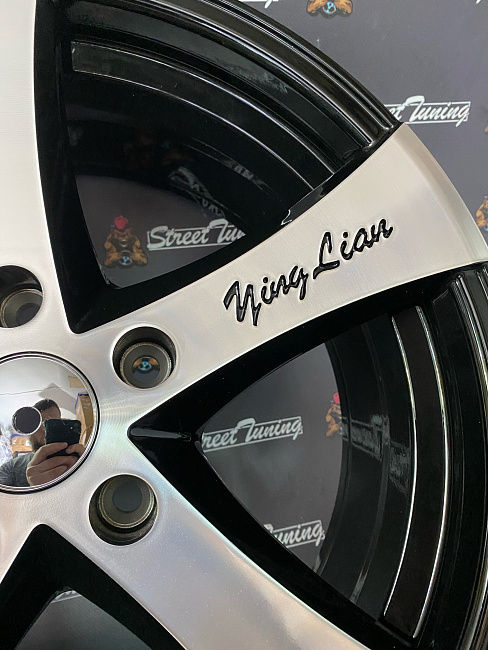 картинка Новые диски Sugarray Style R17 J7.5 ET35 5x114,3 магазин  StreetTuning 