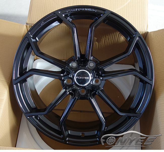 картинка Новые диски KE Flow Forming модель 5 R18 5X112 ET40 J8 черные магазин  StreetTuning 