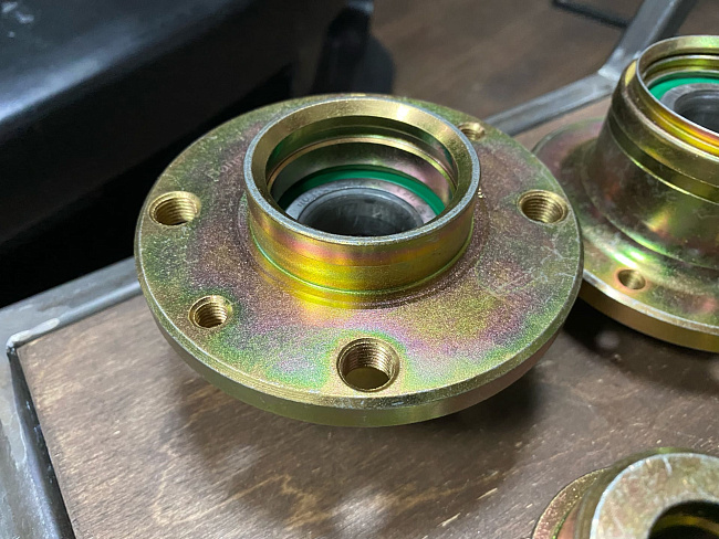 картинка Ступица 08 (2шт) с роликовым подшипником + втулки (2шт) для ВАЗ 2101 магазин  StreetTuning 