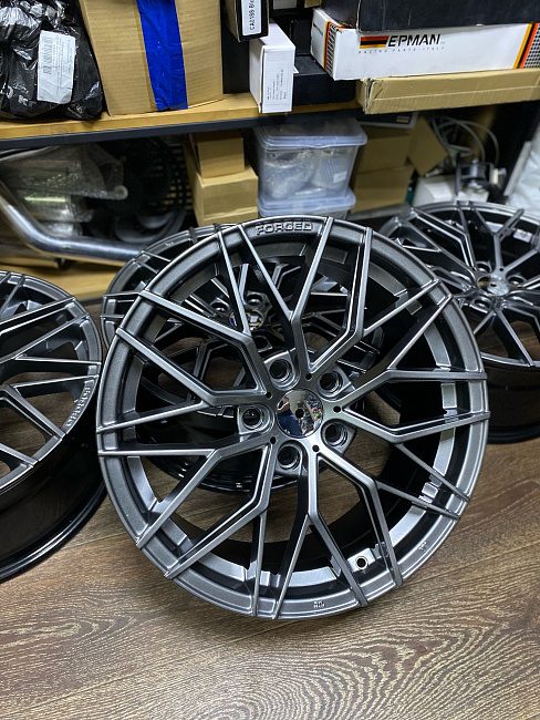 картинка Новые диски Vorsteiner V-FF 107 R17 J7.5 ET38 5X114.3 Hyper Black магазин  StreetTuning 