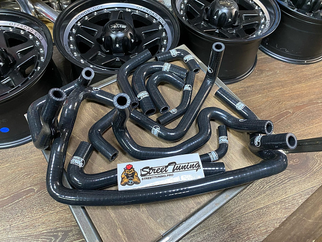 картинка Патрубки системы охлаждения Nissan GTR 33 / 34 RB26DET 14 шт, черные магазин  StreetTuning 