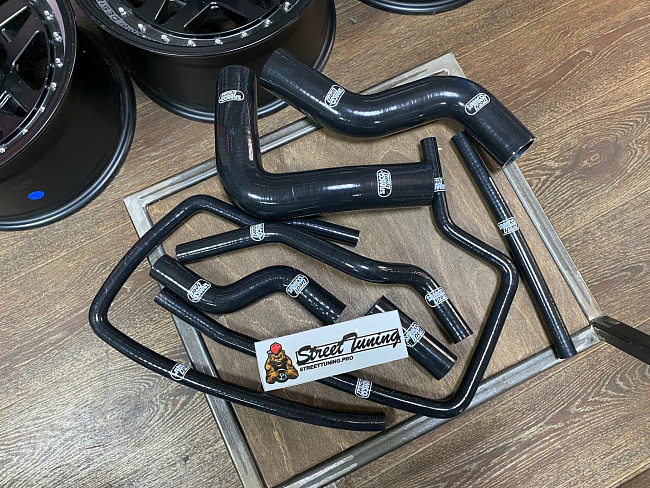 картинка Патрубки системы охлаждения Subaru Impreza GC8 турбо 8шт, черные магазин  StreetTuning 