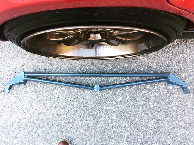 картинка Распорка передних лонжеронов для Subaru Impreza GD,GG 2000-2007 год магазин  StreetTuning 