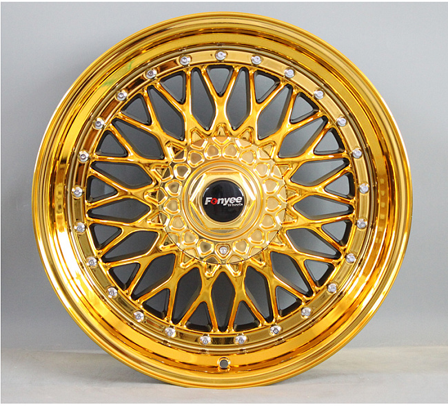 картинка Новые диски BBS RS R18 5X112/5X100 ET32 J8 золото хром + серебристые болтики магазин  StreetTuning 