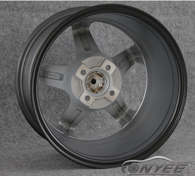 картинка Новые диски Bee*R B5 R15 4x100 ET10 J8 серебро + черный магазин  StreetTuning 